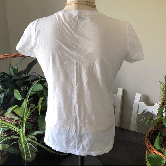 🌱Levis Classic White Tee - Picture 4 of 6